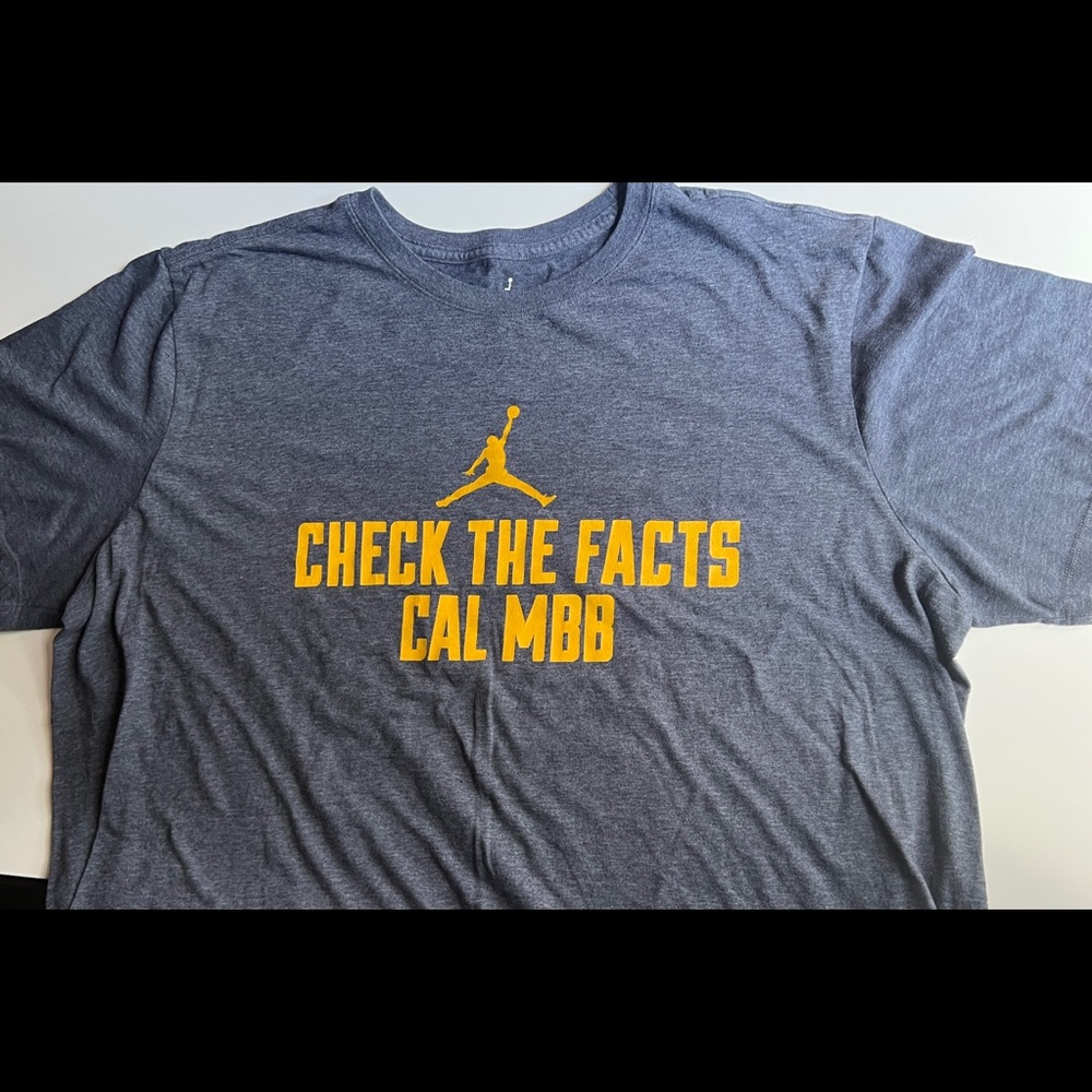 Air Jordan T-Shirt Size XXL